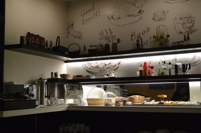 『CASA UNITED RESTAURANT』で朝食ビュッフェ。