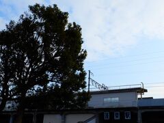 浜大津駅から琵琶湖の西沿いを敦賀方面に向かいました。
先ずは蓬莱という駅に行ってみました。