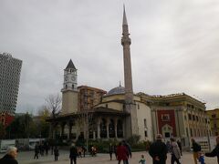 「時計塔」と「ジャミーア・エトヘム・モスク」