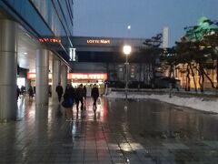 最後にソウル駅のロッテマートによります。