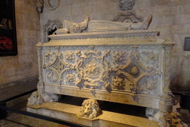 バスコダガマの棺だそうです。