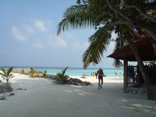 ビキニビーチへの通路になります。