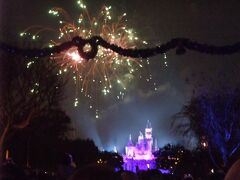 最後は「Believe … in Holiday Magic” fireworks」を鑑賞。