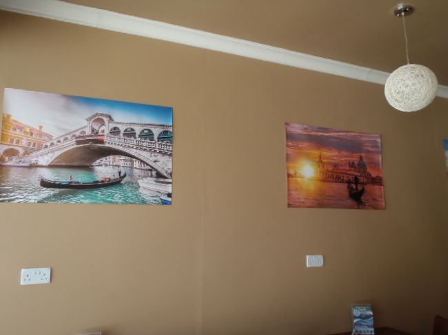 前々日・持ち帰りのピザの焼き上がりを待っている間に、<br />メニューを眺めていて見つけたサラダメニューが気になって、<br />再びイタリアンレストランへ・・・<br />