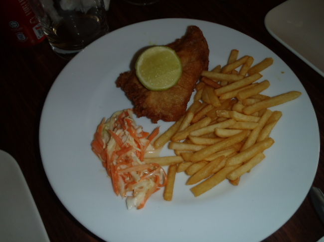 そしてTUNAのフィシュ＆チップスと・・・<br />新鮮な野菜と合わせて食べれば味もUPして美味しかったです。