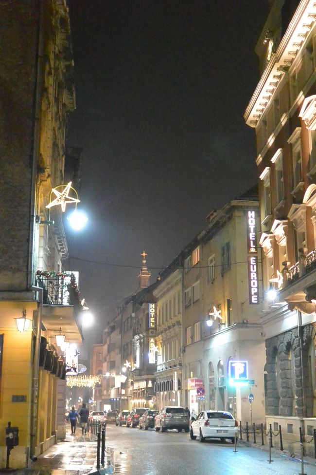 珍しく夜の旧市街をぶらぶら。