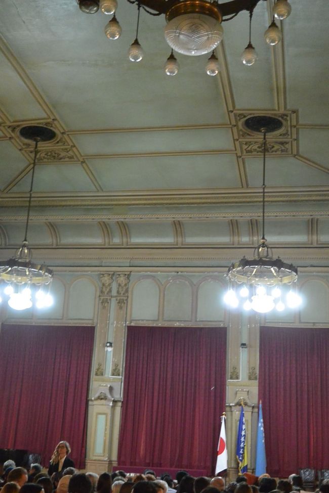 アーミーホールでのコンサートへ。