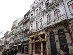 イヤな予感的中。カフェ・マジェスティックも閉まってました。。