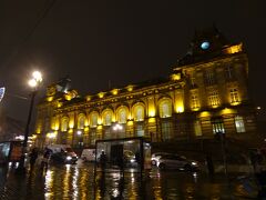 ブラブラ歩いてホテルへ帰ります。こちらはサンベント駅。