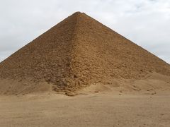 赤のピラミッド
