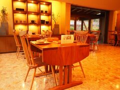 ナチュラルチャイニーズ 樹麻
https://www.hotoku.co.jp/restaurant/

11:00オープンと同時に入店しましたが、こんなに天気の悪い月曜日にも関わらず、11:30には周りの席はいっぱいになりました。予約は必須ですね。