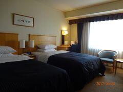 さて、今夜のお宿に到着。

「ホテルエミシア札幌」