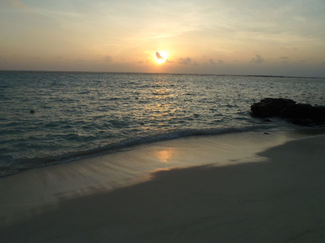 Gulhi島での最後の朝日です。<br />今日からVillingili島へ移動です。