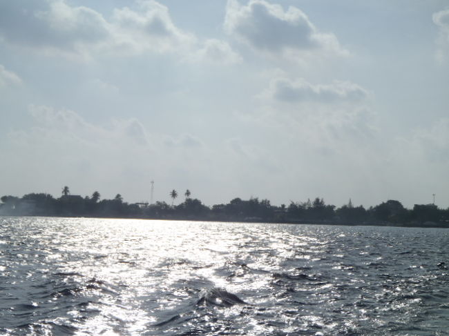 ターコイズカラーの海を３日間、存分に楽しんだGulhi島を後にして、<br />次の目的地・ローカルアイランドVillingili島へ向かう！