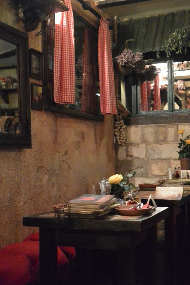 なじみのレストラン『DVERI』で早めのディナー。