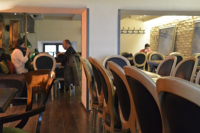 『Cafe Michele』の2階席。<br /><br />まったりできる空間だったけど、喫煙可で途中からタバコ臭くなってしまったので撤収。