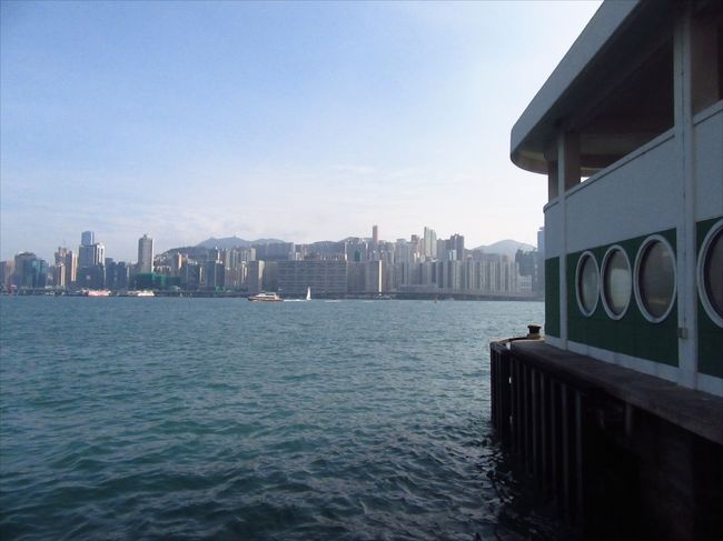 バスを降りました。<br /><br />○　紅磡碼頭<br /><br />ここからは北角行きのフェリーが出ています。