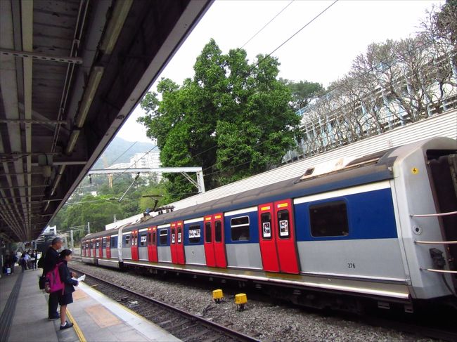 帰りはMTRで。写真は九龍塘駅で乗り換えの時撮影。