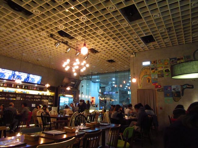 前回ジャクリーン（うちのフィリピン人メイドさん）と来たことがあり、私たちは2回目。<br /><br />○　牧羊咖啡 慢遞館The Alchemist Mail Cafe<br /><br />ナンシーは初めて来たそうで、周囲のあまりの静かさ（博物館以外何もないので）に驚いていました。