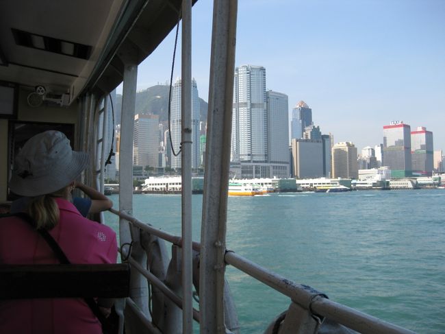 お約束のスターフェリーは今日も乗る。