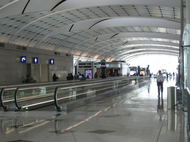 LCCの搭乗ゲートは離れたところが多い。<br /><br />NRTの第３よりは余程まともだが。