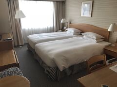 チェックインのため、ホテルに移動します。
宿泊は「オリエンタルホテル東京ベイ」です。
1人には広すぎるお部屋！