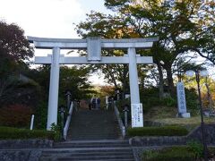 ますは那須温泉神社に。
ここの境内を通って殺生石まで向かう。