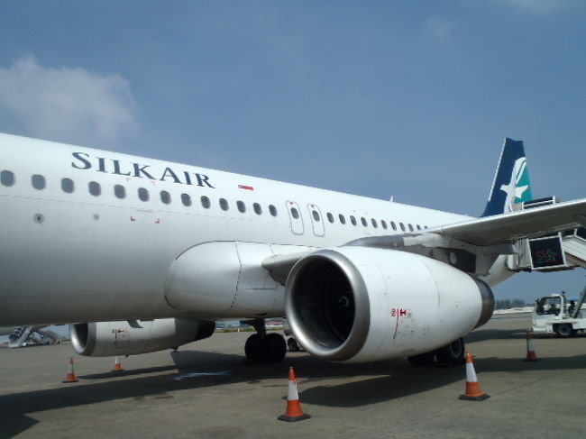 Male空港からシンガポール空港までは、朝の早いシンガポール航空の便を、<br />１便遅らせて、シンガポール航空の系列：初めて搭乗するシルクエアの便を、<br />利用してみる事にした。