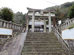 寒さの中、目の前に陶山神社が。やっと着いた～。