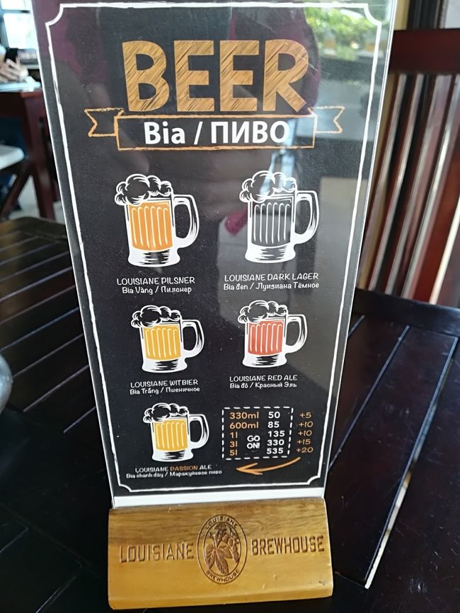 ここで常時作っているのは<br />ピルスナー<br />ダークラガー<br />レッドエール<br />ホワイトビア<br />パッションエール<br />の5種類。<br /><br />初めての方はテイスティングセット(3種類だか4種類チョイス出来る)があるのでそれで好みの味を探してみるといいと思います。<br />後季節限定ビールもあるのでお店の人に聞いてみましょう。<br /><br />日替わりでビールやカクテルが1杯買ったらもう1杯無料的なキャンペーンも常にやってるので行く前にお店のHPチェックして行くと良いですよ!