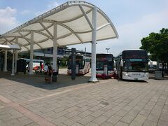 高鐵台南駅を到着後、正面にバスが停車してますので、このバスに乗ります。ちなみにこのバスは無料です。