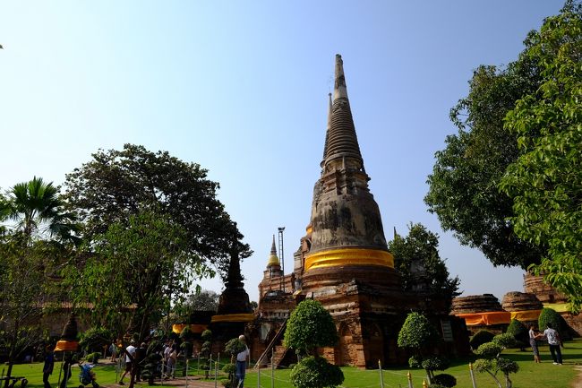 バンコクの北約80kmに位置するアユタヤは、中世に栄えた<br />アユタヤ王朝の遺跡が 数多く残される古都