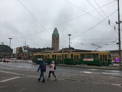 とりあえずヘルシンキ中央駅まで来てから、ハカニエミまでのトラムに乗り換えます。