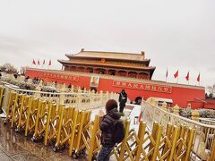 プーケット旅行記ですがいきなり北京！
北京乗り換えにして1日北京観光をしてきました。
天安門には長い行列と待ち時間。とっても寒かったです。
ラストエンペラーを観てから行きましたー。