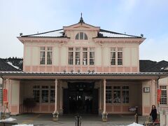 ＪＲ日光駅に戻ってきました。
この駅も大正時代に建てられたレトロな建物が健在です。