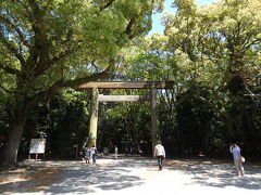 『熱田神宮』へ参拝することにしました。

これも当初は伊勢神宮参拝を計画していたのですが、遠くて億劫になってきたので、近くの熱田神宮にしました。