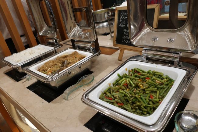 なんか…シェフ？もいて<br />麺類も提供していた感じです。<br />