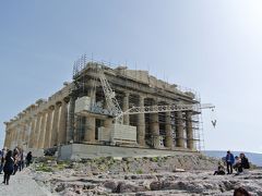 うぉーーーヽ(ﾟ∀ﾟヽ)ﾔｯﾀｰ
パルテノン神殿が見えてきました！！
結構、登って来たもんだから足が(;´Д`)ﾊｧﾊｧ

噂どおり、修復工事中です。
意外に私、こういう工事中なのも好きなの。