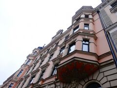 建物全体を見るだけではなく、近くまで寄ってみるともっと面白い。