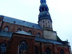 聖ペテロ教会。
本日もやっぱり見るだけで、中に入らず。