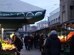 バスターミナルの近くにある中央市場です。
市場ってその場所の暮らしが見えるので、大好きです。
