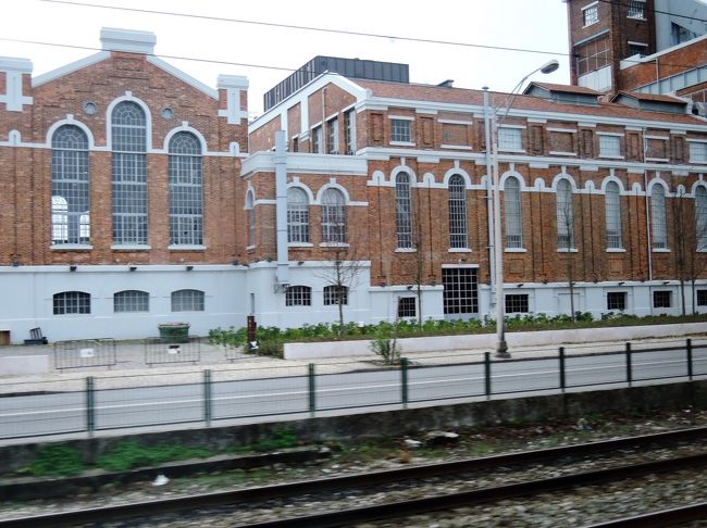 この後、私たちは旧市街に移動し、1時間ほどの<br />自由行動を楽しみます。<br />