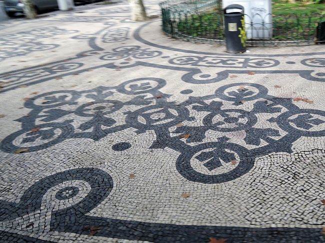 細かなモザイク画を作るのは大変でしょうね～。<br />