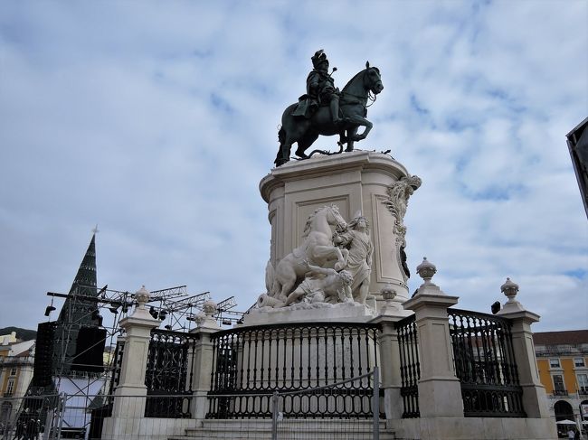 ジョゼ1世の騎馬像。<br />