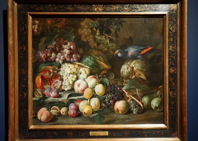 アブラハム・ブリューゲル「果物と東洋風の鳥」1670年<br />アブラハムはヤン・ブリューゲル2世の次男（ピーテル・ブリューゲル1世のひ孫）。