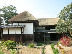 旧乗田家住宅　「クド造り」の茅葺き民家。鹿島藩に仕えた旧武士の住まいだったそうです。