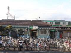 やっとJR早川駅に到着！ロータリーの真ん中に駐輪場♪自転車がたくさんヽ(・∀・)