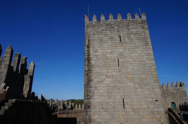 <br />ギマランイス城