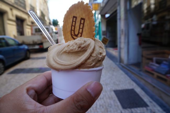 ホテル近くのアイス屋さんで