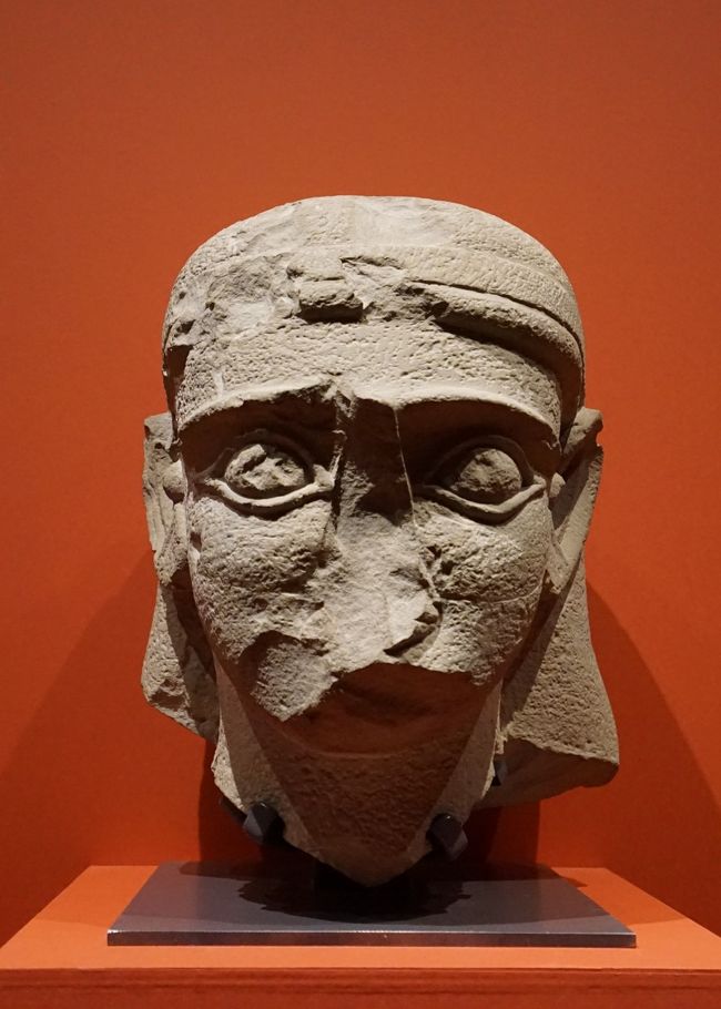 「男性頭部」タイマー　紀元前4ー前2世紀頃　タイマー博物館蔵<br />ウラー出土のリフヤーン王国の人物像に類するもの。<br />